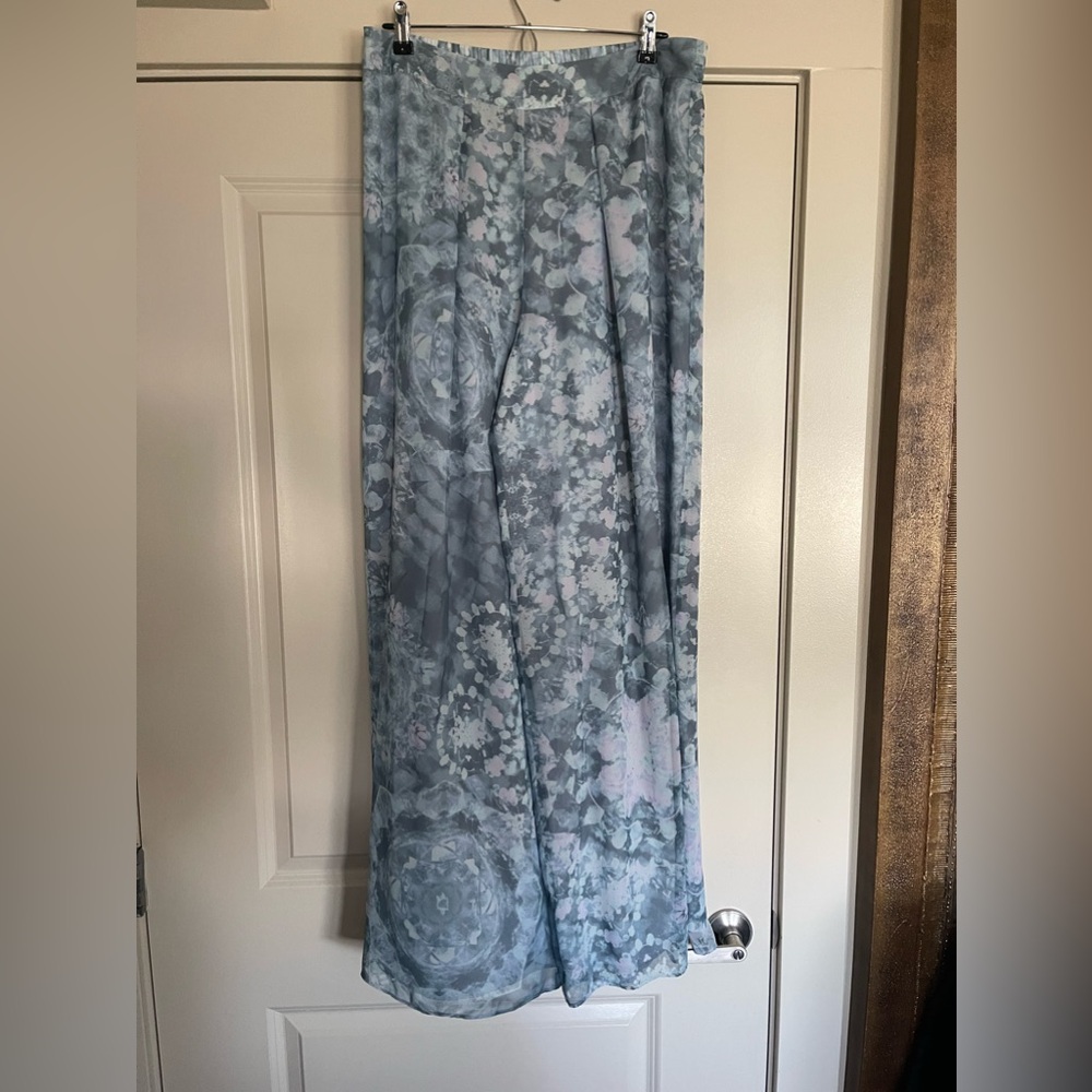 Victoria’s Secret size L pants NWOT